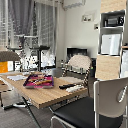 Grand Studio Confortable Et Spacieux Avec Terrasse Villeneuve-lès-Maguelonne Buitenkant foto
